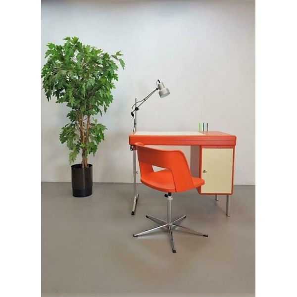 Droomfabriek Italiaans vintage design bureau stoel en bureaulamp