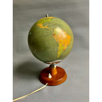 Räth staatkundige globe uit 1969