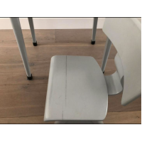 Vintage kindertafel met stoeltje nr 23