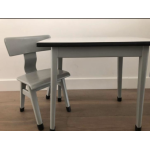 Vintage kindertafel met stoeltje nr 23