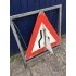 Vintage groot verkeersbord wegversmalling