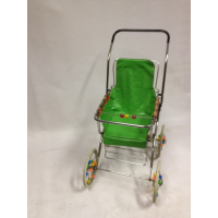 Vintage poppenwagen uit de jaren 70